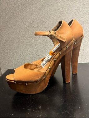 Women’s Steve Madden Tan Platform Mary Jane Heels
